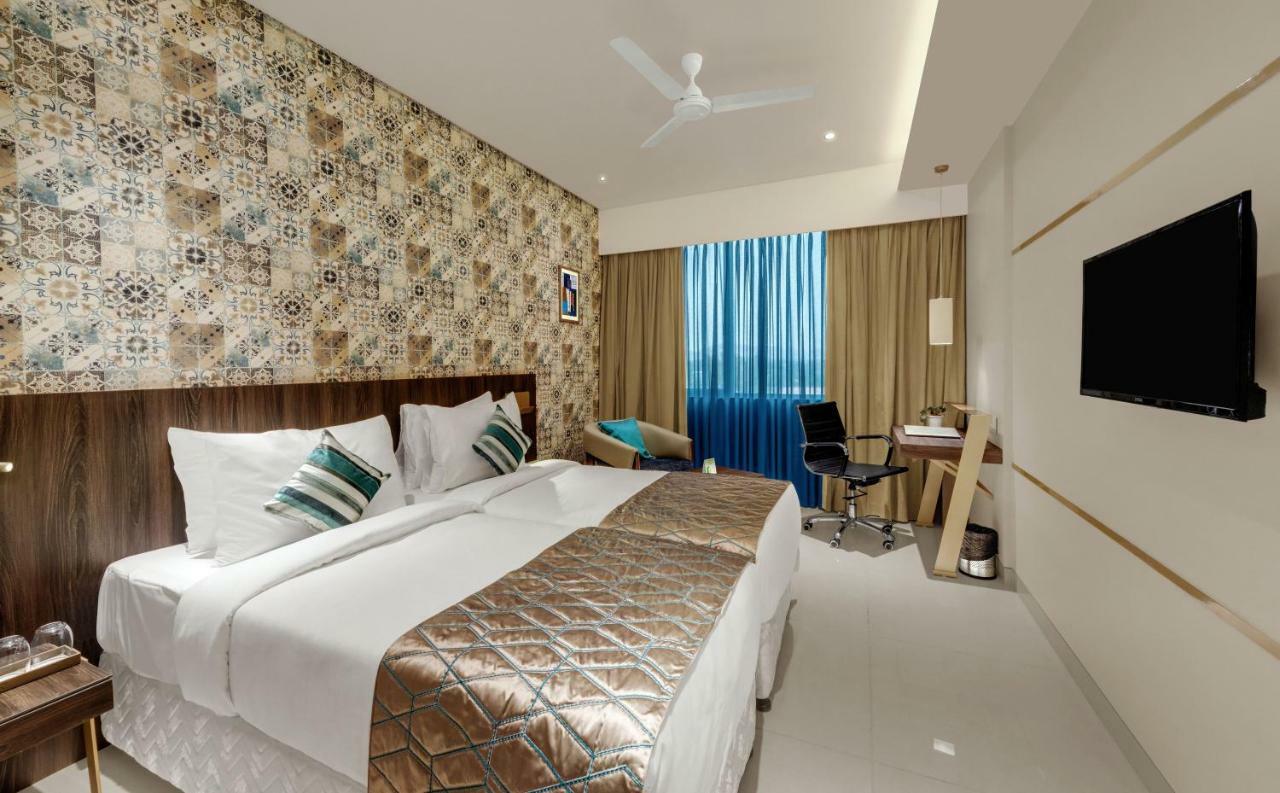 Hotel The Fern Residency Karād Esterno foto